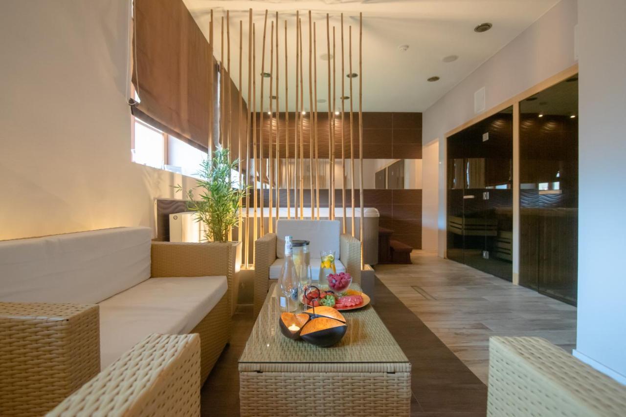 Hotel Debowa Gora Active & Spa Łąck Exteriör bild