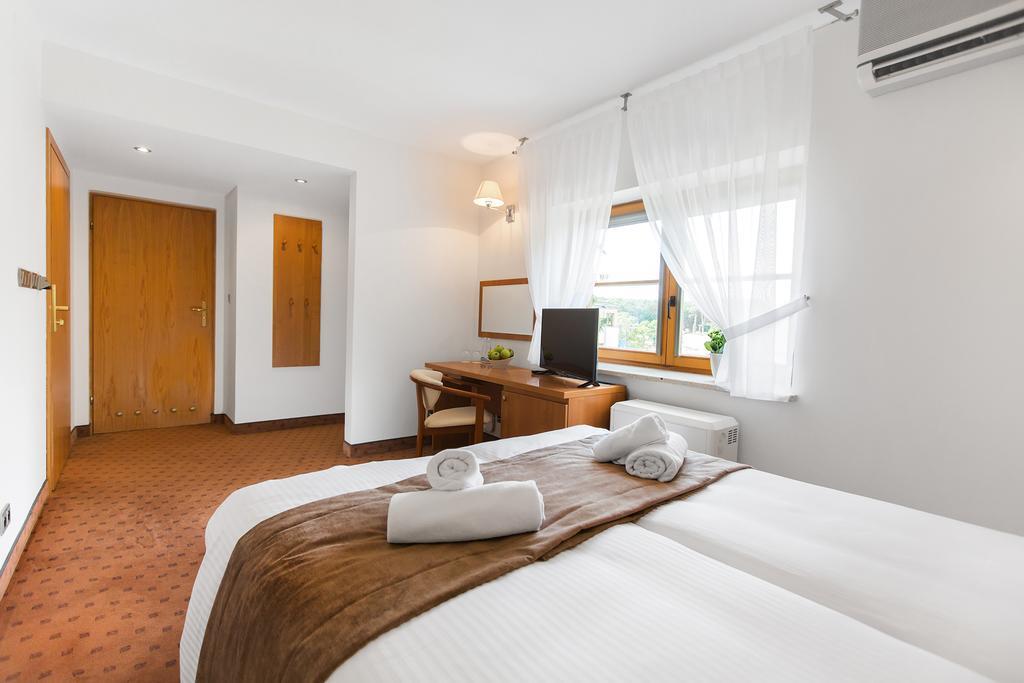 Hotel Debowa Gora Active & Spa Łąck Exteriör bild