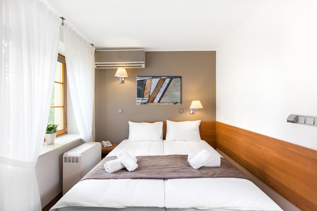 Hotel Debowa Gora Active & Spa Łąck Exteriör bild