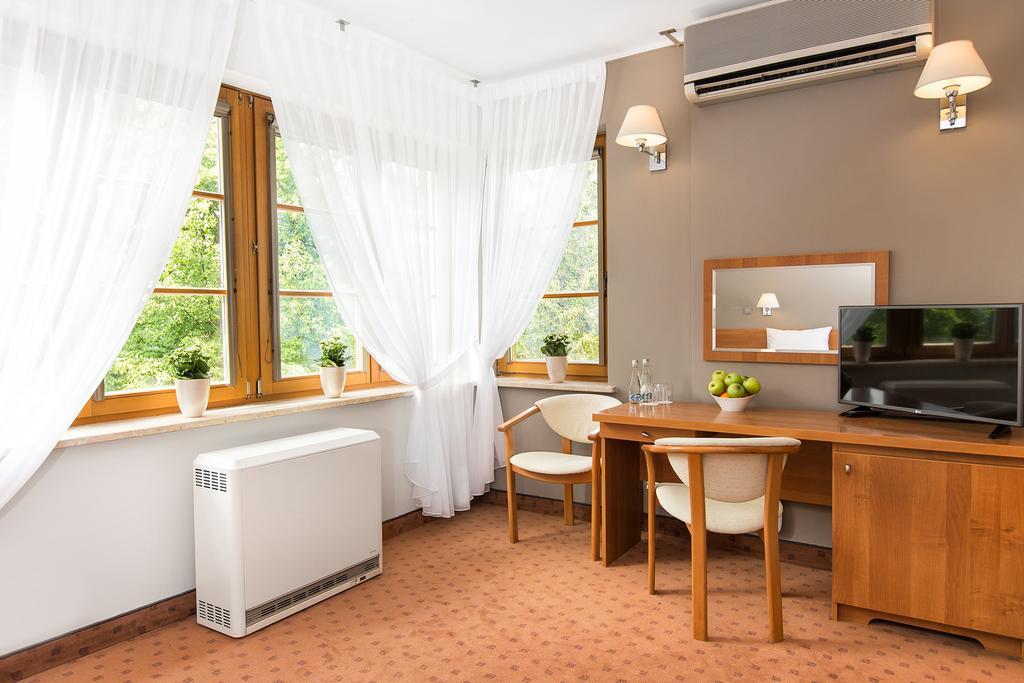 Hotel Debowa Gora Active & Spa Łąck Exteriör bild