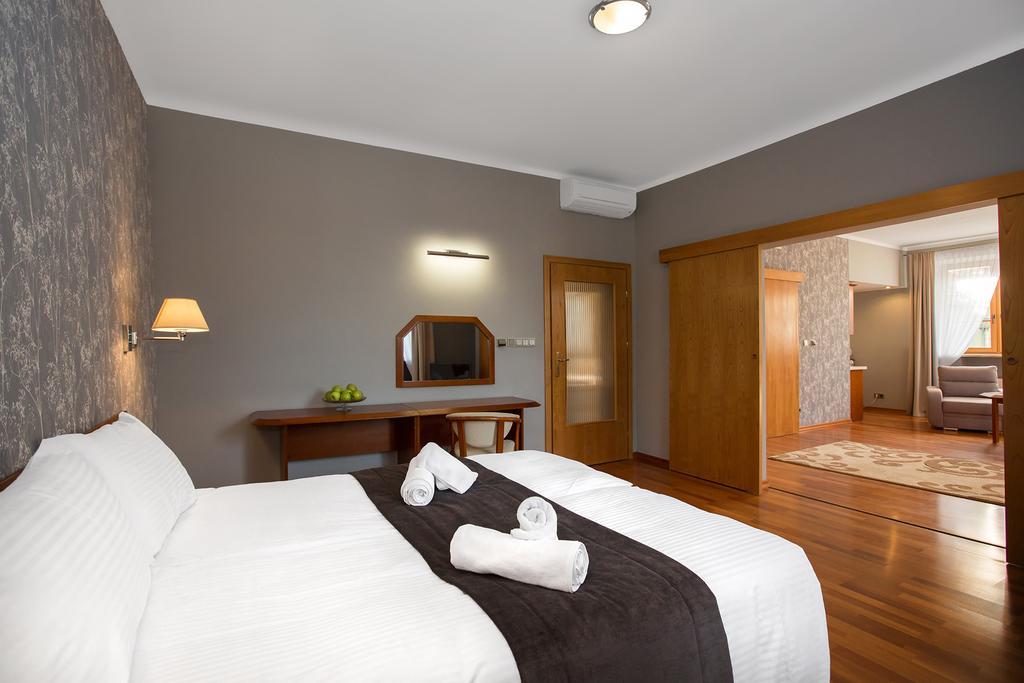 Hotel Debowa Gora Active & Spa Łąck Exteriör bild