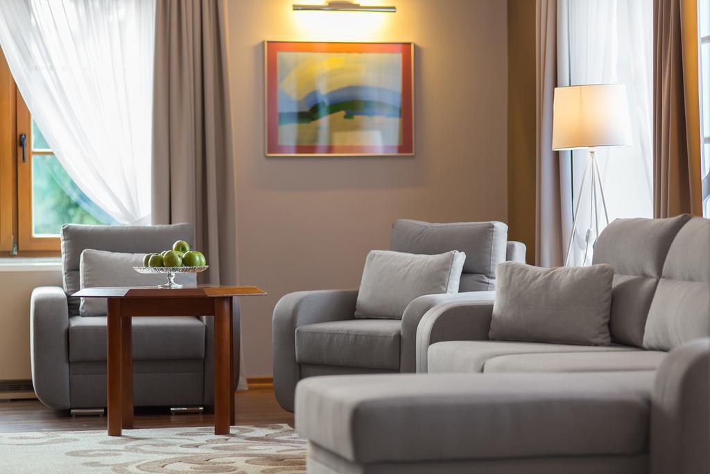 Hotel Debowa Gora Active & Spa Łąck Exteriör bild