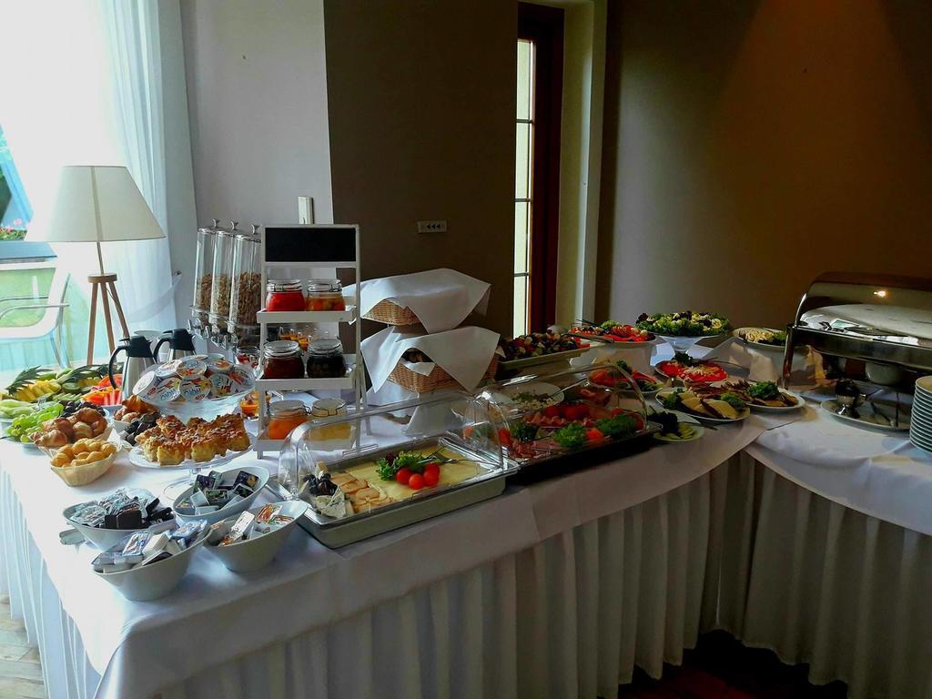 Hotel Debowa Gora Active & Spa Łąck Exteriör bild